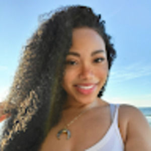 Meet your Posher, Kira